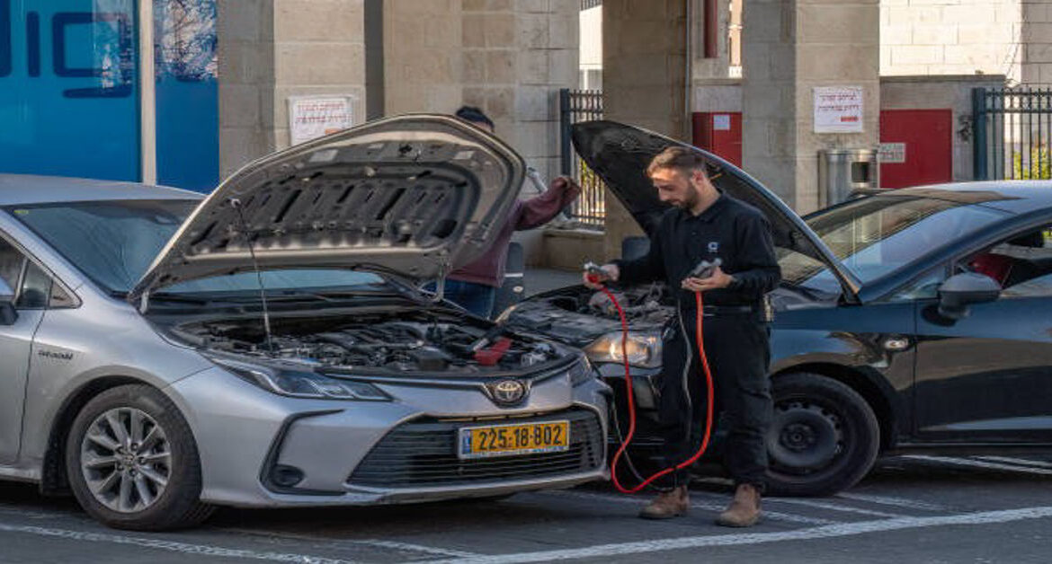How to Jumpstart a Car